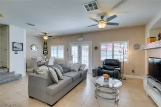 Photo #2: 2395954 Listing 