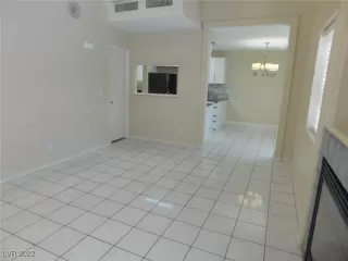 Photo #4: 2395967 Listing 