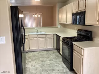 Photo #5: 2395969 Listing 