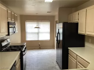 Photo #6: 2395969 Listing 