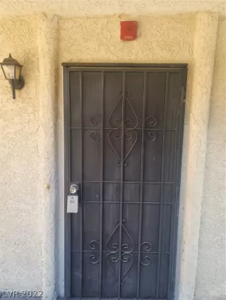 Photo #2: 2395970 Listing 