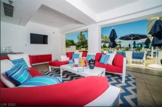 Photo #2: 2395979 Listing