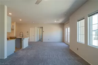 Photo #5: 2395990 Listing