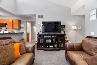 Photo #4: 2396003 Listing