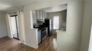 Photo #3: 2396018 Listing