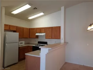 Photo #5: 2396019 Listing