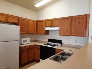 Photo #6: 2396019 Listing