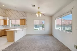 Photo #6: 2396028 Listing 