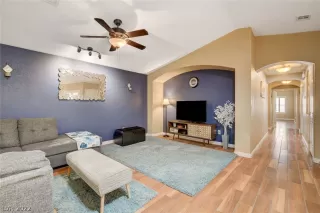 Photo #6: 2396035 Listing 