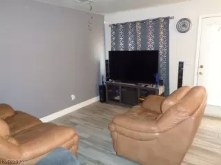 Photo #6: 2396055 Listing