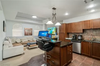 Photo #6: 2396062 Listing 