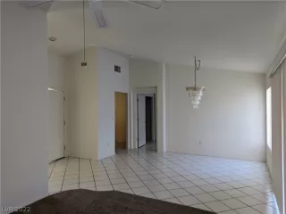 Photo #6: 2396066 Listing 