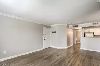 Photo #4: 2396089 Listing 