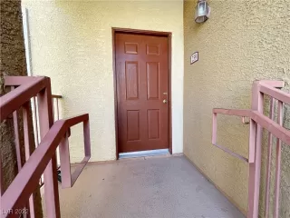 Photo #3: 2396095 Listing 