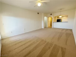 Photo #5: 2396095 Listing 