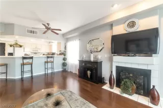 Photo #5: 2396121 Listing