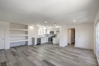 Photo #6: 2396122 Listing