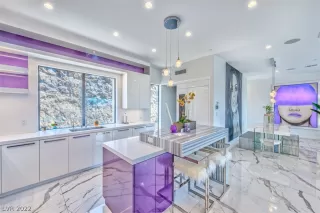 Photo #5: 2396126 Listing 