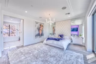 Photo #6: 2396126 Listing 