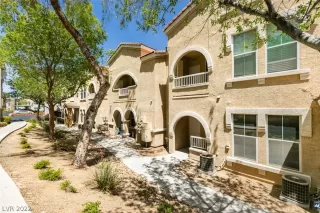 Photo #2: 2396155 Listing