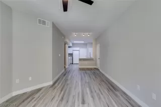 Photo #5: 2396155 Listing