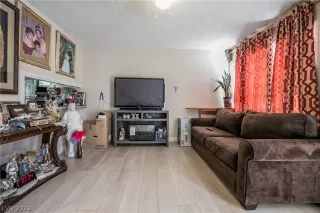 Photo #3: 2396159 Listing