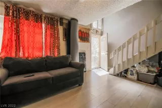 Photo #4: 2396159 Listing