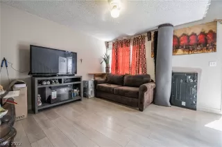 Photo #5: 2396159 Listing