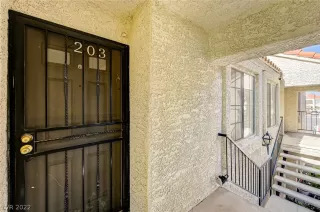 Photo #3: 2396164 Listing