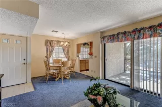 Photo #5: 2396164 Listing