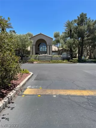 Photo #1: 2396196 Listing