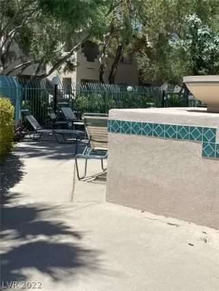 Photo #5: 2396196 Listing