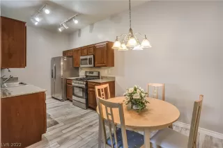 Photo #4: 2396197 Listing