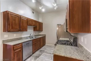 Photo #5: 2396197 Listing