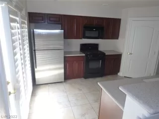 Photo #4: 2396201 Listing 