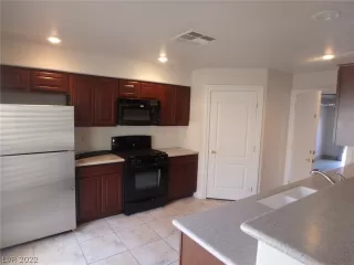 Photo #6: 2396201 Listing 