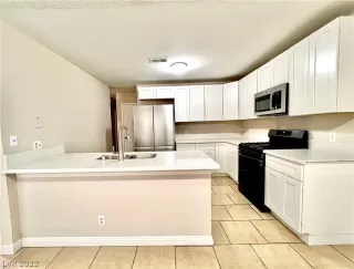 Photo #4: 2396219 Listing