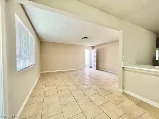 Photo #6: 2396219 Listing