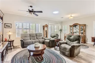 Photo #6: 2396220 Listing 