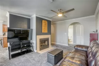 Photo #4: 2396237 Listing