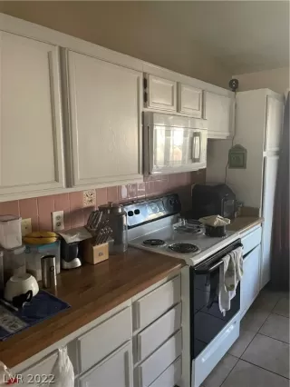 Photo #3: 2396247 Listing 