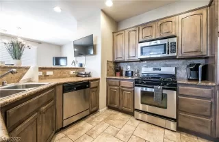 Photo #4: 2396255 Listing