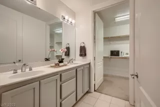 Photo #5: 2396261 Listing