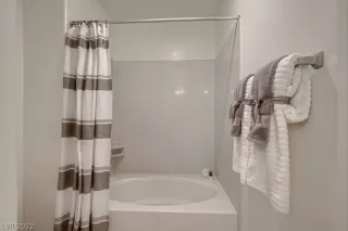 Photo #6: 2396261 Listing