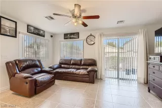 Photo #2: 2396265 Listing 