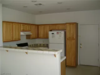 Photo #6: 2396292 Listing 