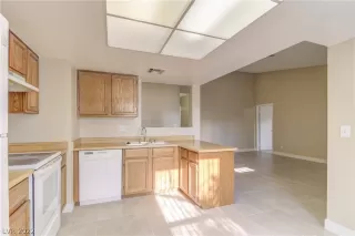 Photo #2: 2396306 Listing 