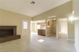 Photo #4: 2396306 Listing 