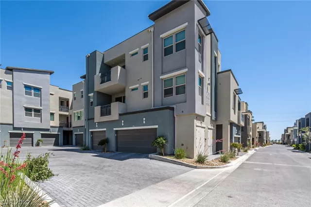 MLS: 2396336 Condo For Sale