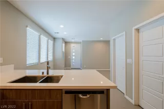 Photo #5: 2396336 Listing 